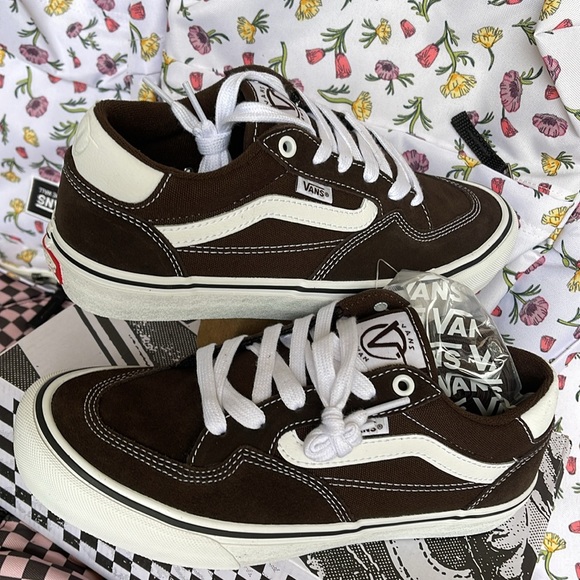 Vans Men’s Rowan
Dark Brown
VN0A5JICDRB Sneakers - Picture 11 of 16